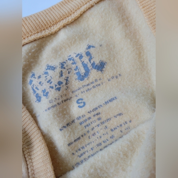 AC/DC Women's World Tour 1979 Yellow Pullover Small - Picture 4 of 6